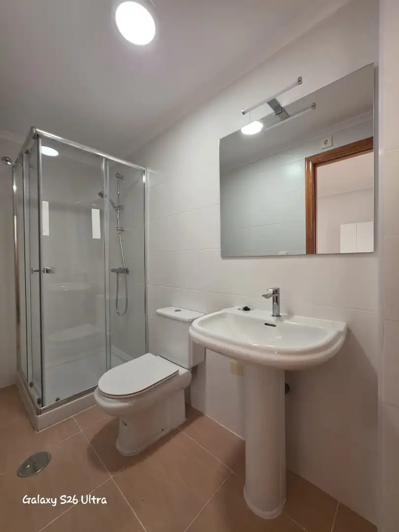 Badezimmer von Wohnung zur Miete in Almoradí mit Möbliert, Ofen und Waschmaschine