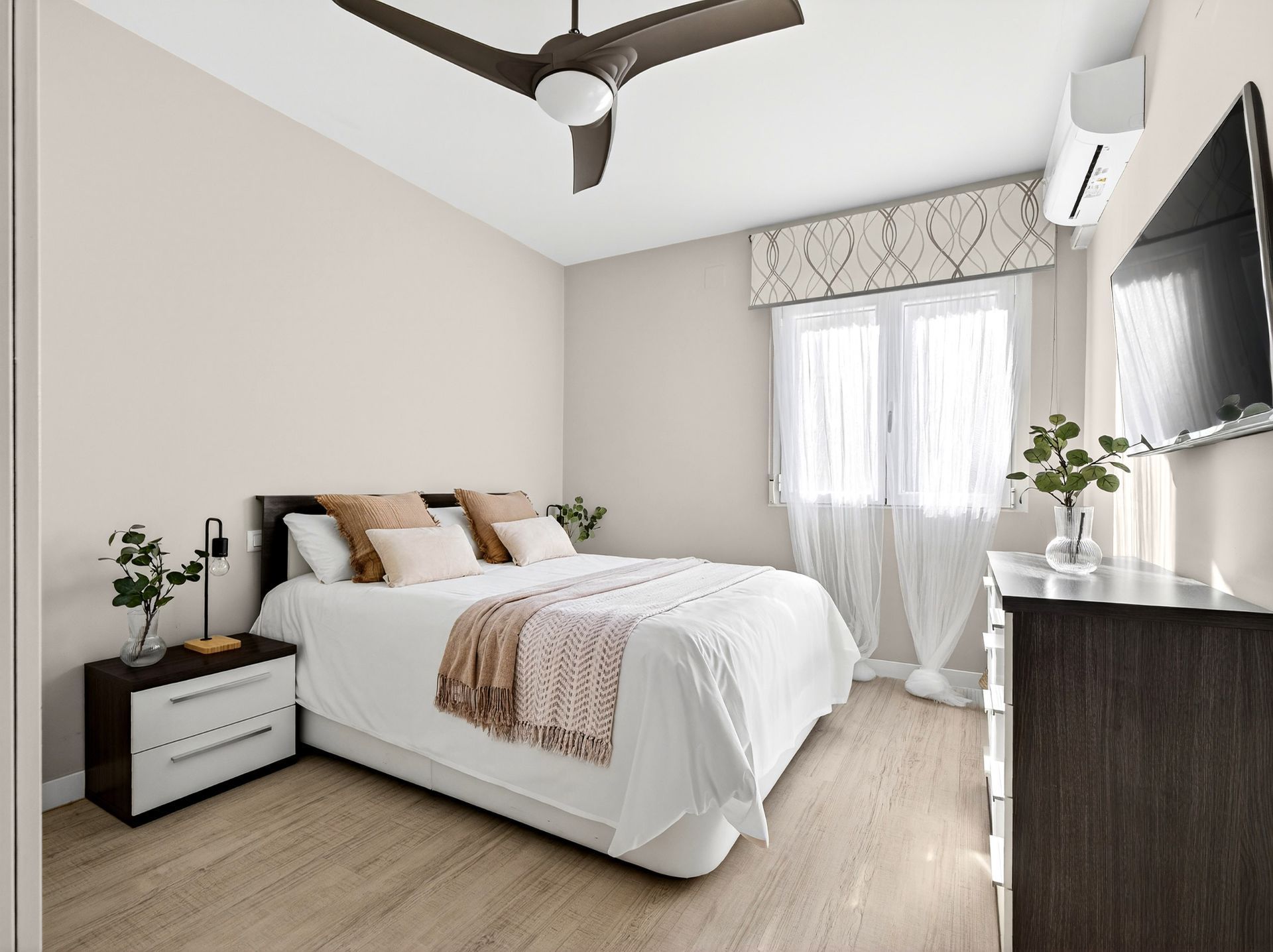 Bedroom of Flat for sale in  Madrid Capital  with Air Conditioner, Heating and Storage room