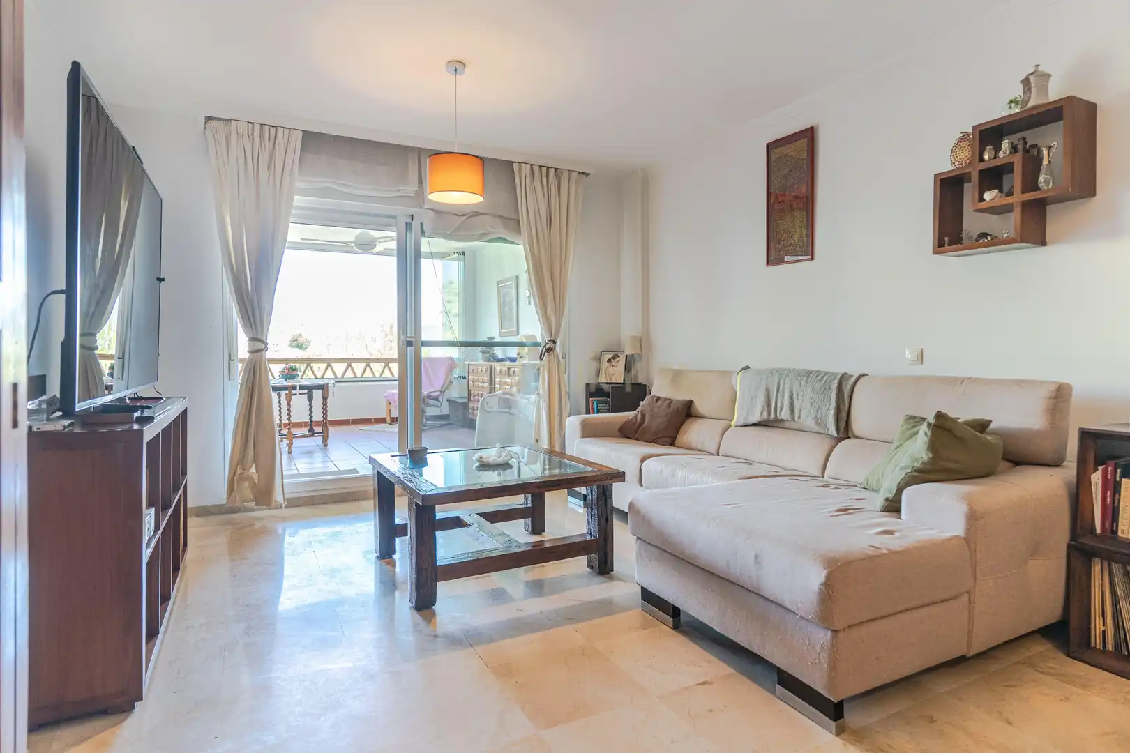 Sala de estar de Apartamento en venta en Rincón de la Victoria con Aire acondicionado, Trastero y Piscina