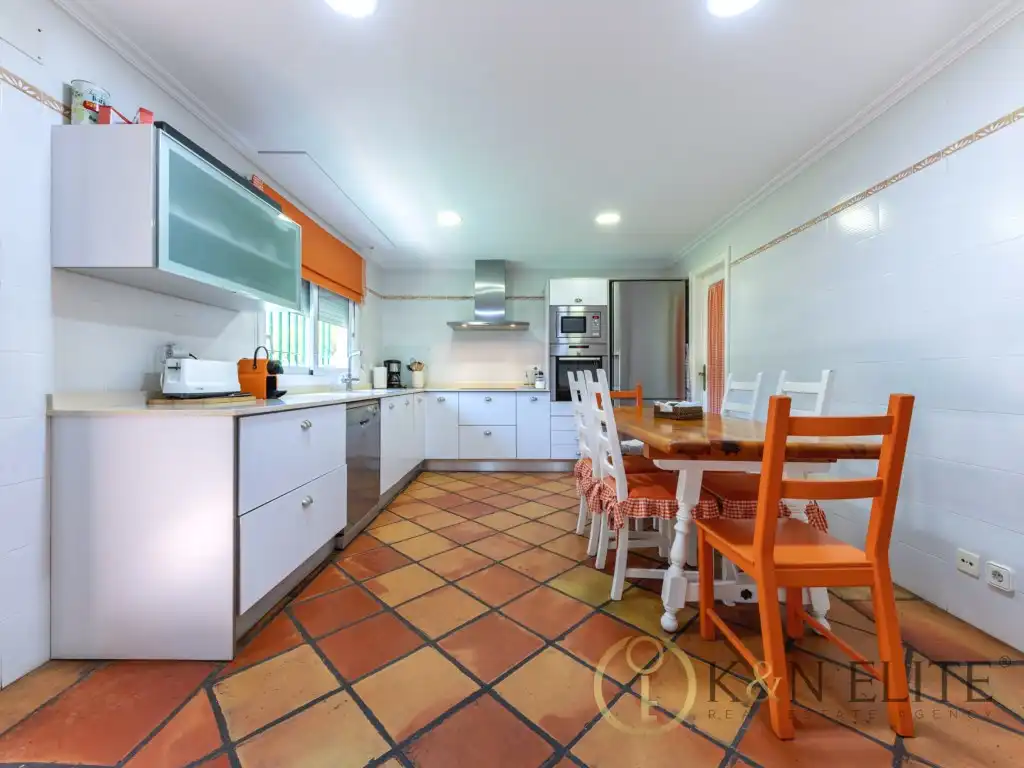 Cuina de Casa o xalet en venda en Alicante / Alacant amb Aire condicionat, Jardí privat i Terrassa
