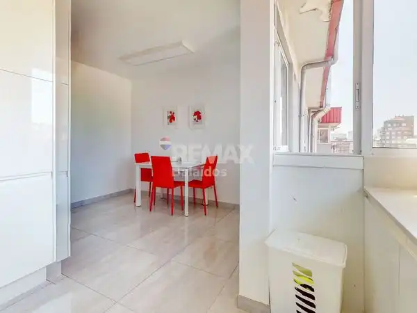 Piso en venta en Vigo  con Calefacción, Parquet y Trastero