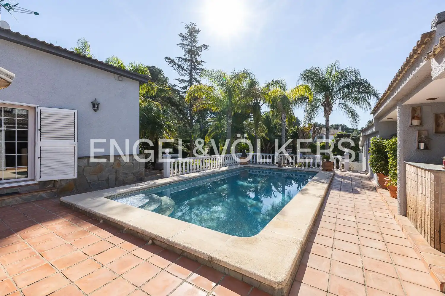 Swimming pool of Houses for sale in Paterna  with Air Conditioner, Heating and Private garden