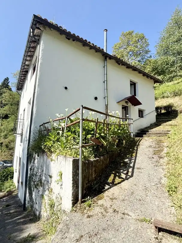 Vista exterior de Casa o xalet en venda en Elgoibar amb Balcó