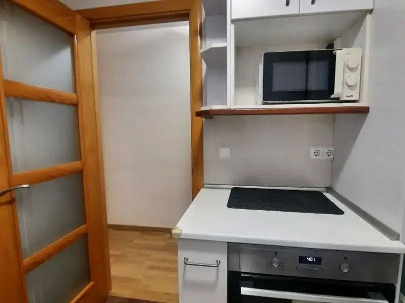 Apartament amb ascensor de lloguer a Calle San Restituto 8, imagen 2