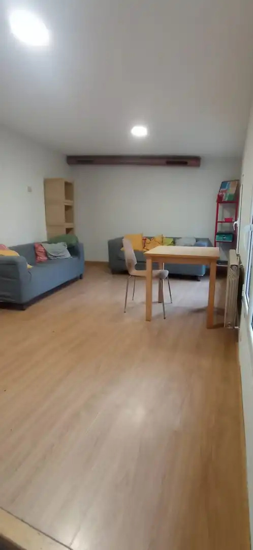 Sala d'estar de Casa o xalet en venda en Oviedo  amb Calefacció i Parquet