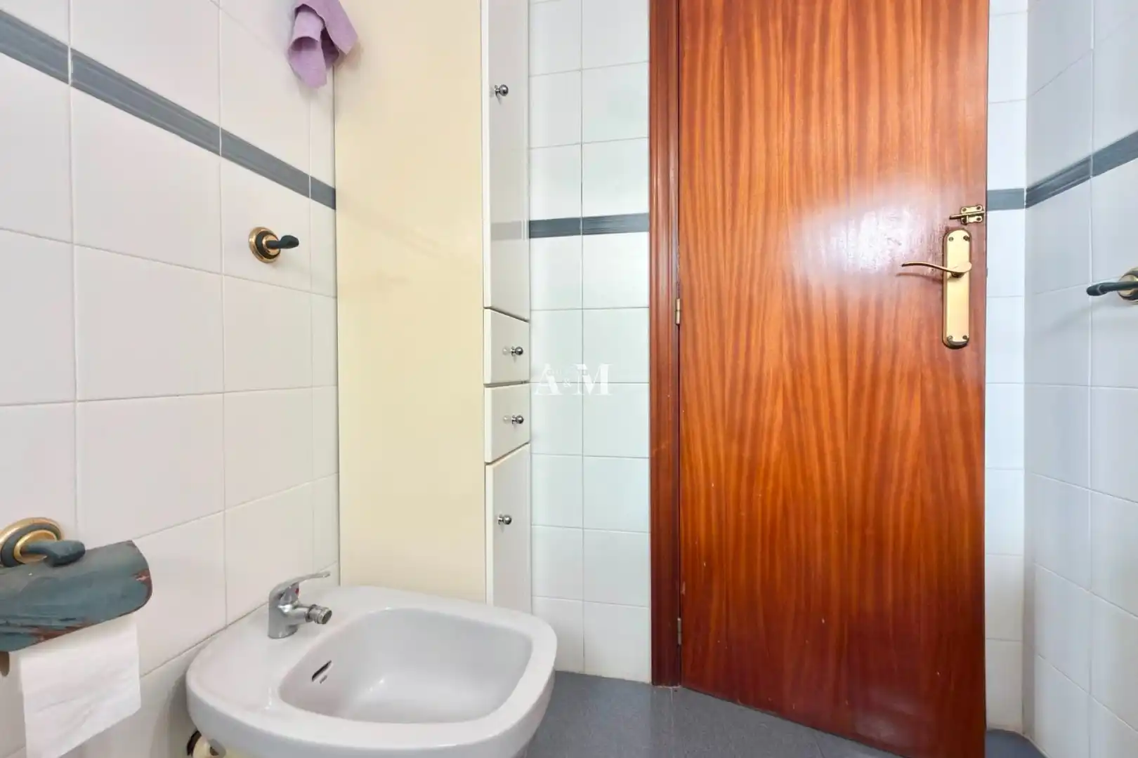 Bathroom of Flat for rent in Torrevieja  with Terrace, Furnished and Washing machine
