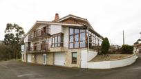 Vista exterior de Casa o xalet en venda en Sondika amb Aire condicionat, Calefacció i Jardí privat