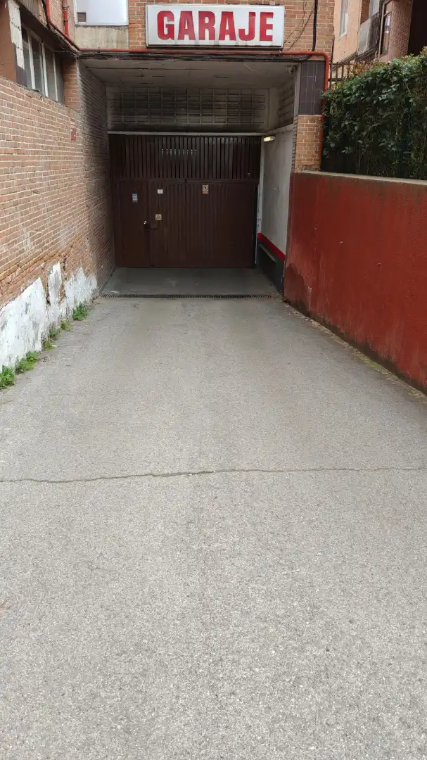 Parkplatz von Garage zur Miete in Madrid