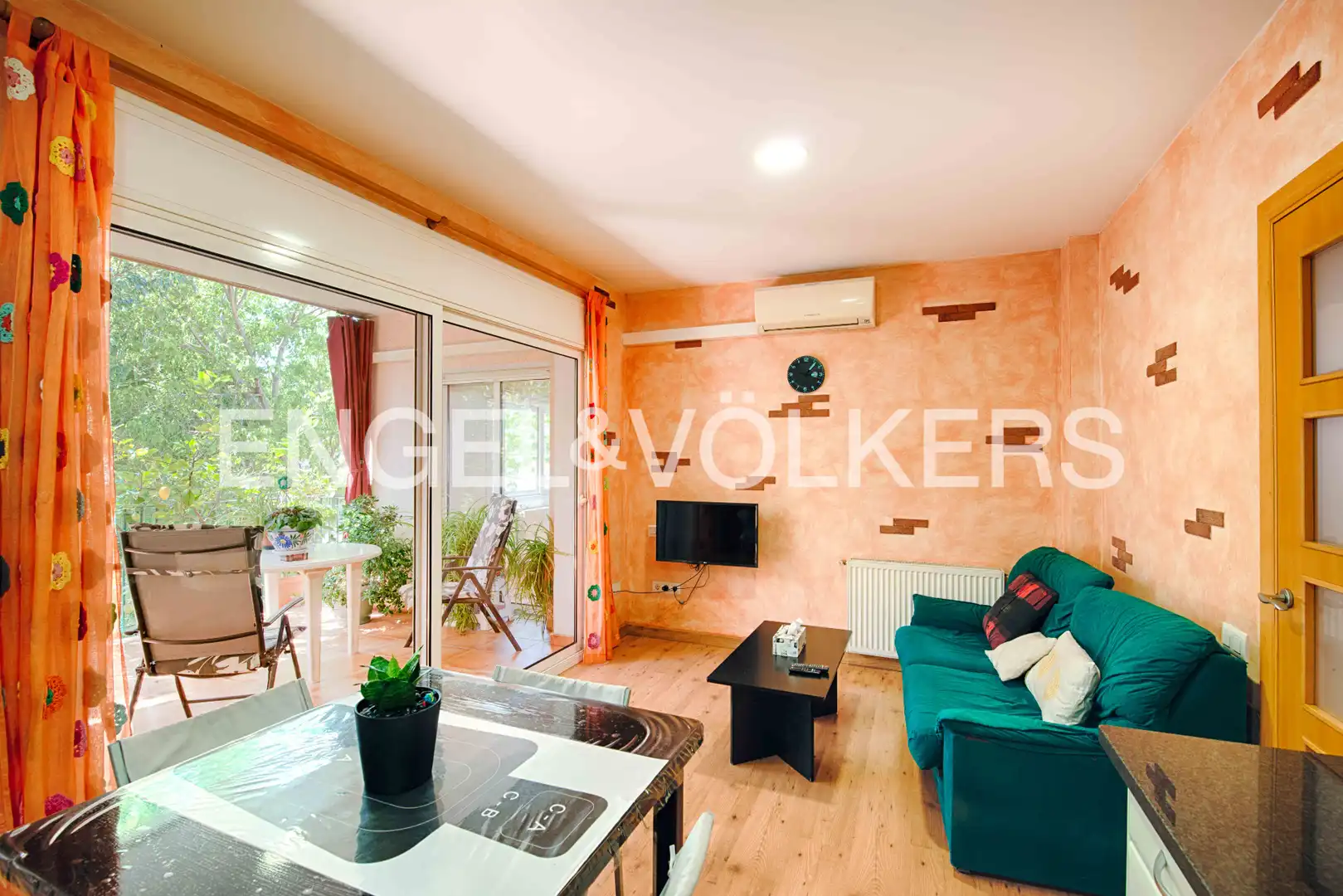 Sala de estar de Piso en venta en Llançà con Aire acondicionado y Terraza