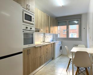 Kitchen of Flat to rent in Bembibre  with Heating, Parquet flooring and Furnished