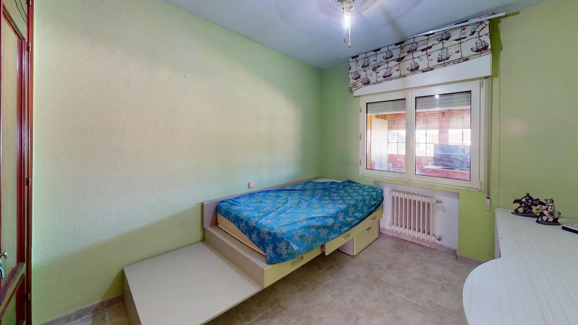 Habitación de Casa adosada en venta en El Molar (Madrid) con Calefacción, Jardín privado y Terraza