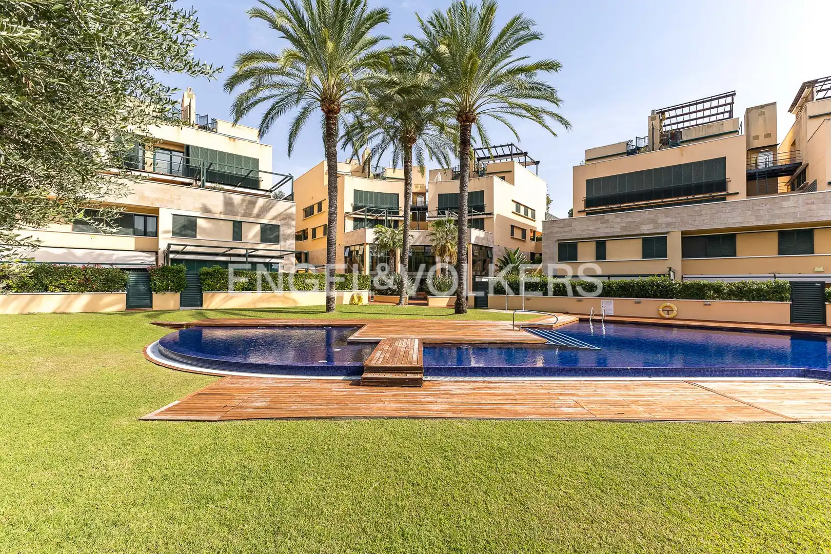 Vista exterior de Dúplex en venda en Torredembarra amb Aire condicionat, Calefacció i Jardí privat