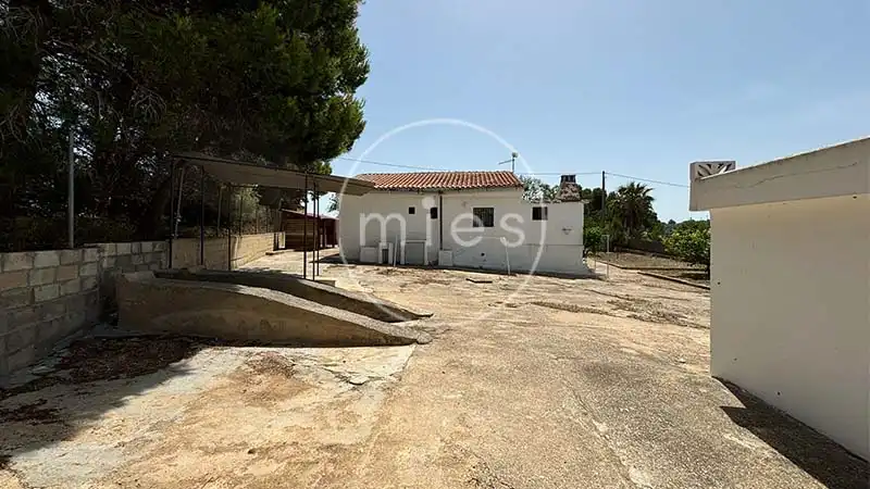 Vista exterior de Casa o xalet en venda en Turís amb Aire condicionat, Jardí privat i Terrassa