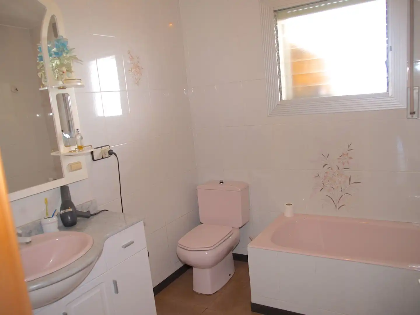 Bathroom of Houses for sale in Terrassa  with Terrace, Storage room and Oven