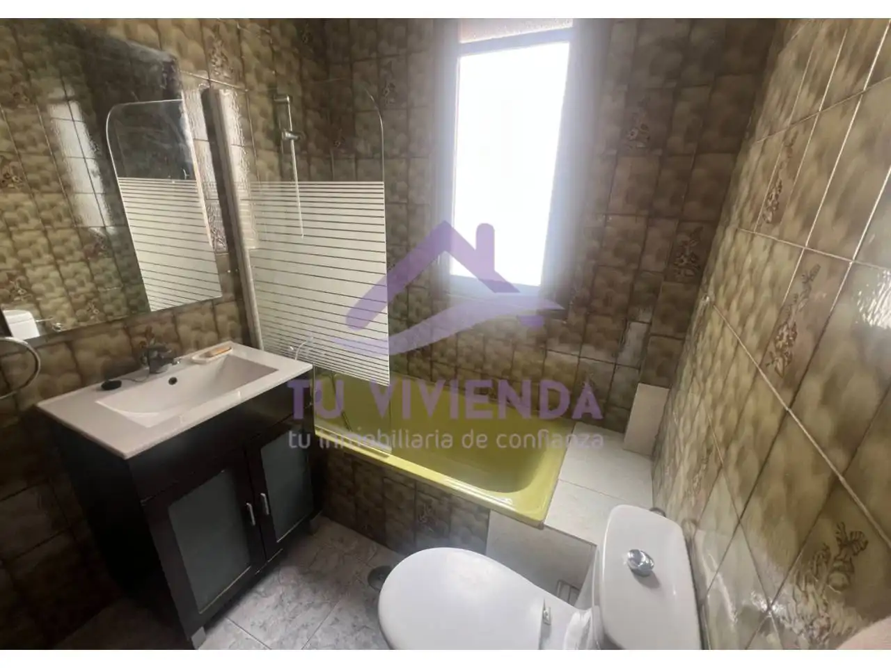Baño de Piso en venta en Valladolid con Calefacción, Parquet y Amueblado