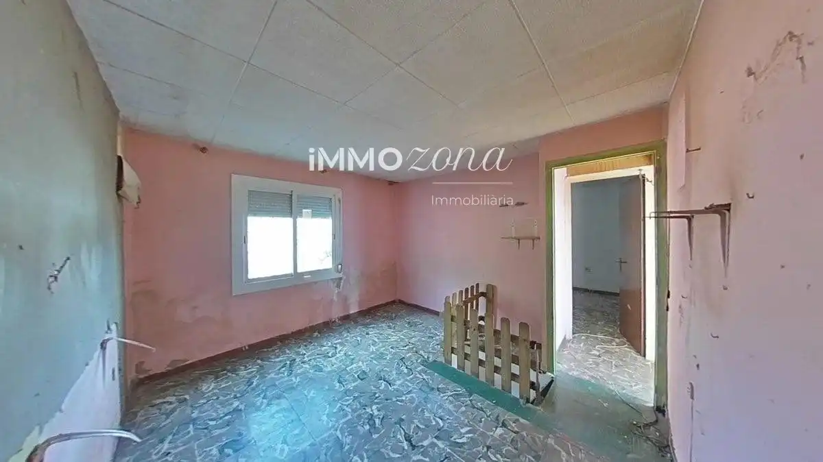 Sala d'estar de Casa adosada en venda en Montgat, Barcelona