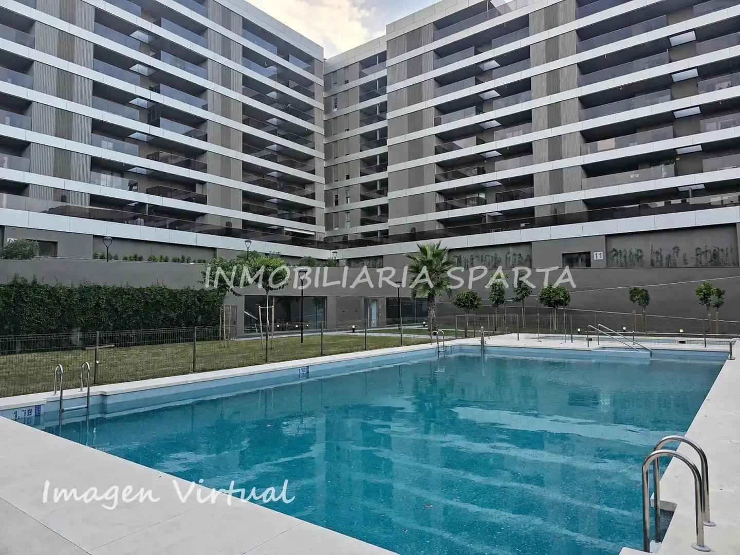 Swimming pool of Flat for rent in Tomares  with Air Conditioner, Heating and Terrace