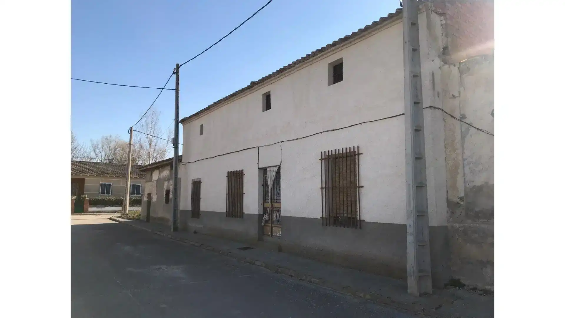 Vista exterior de Casa adosada en venta en Fuente el Saúz, Ávila