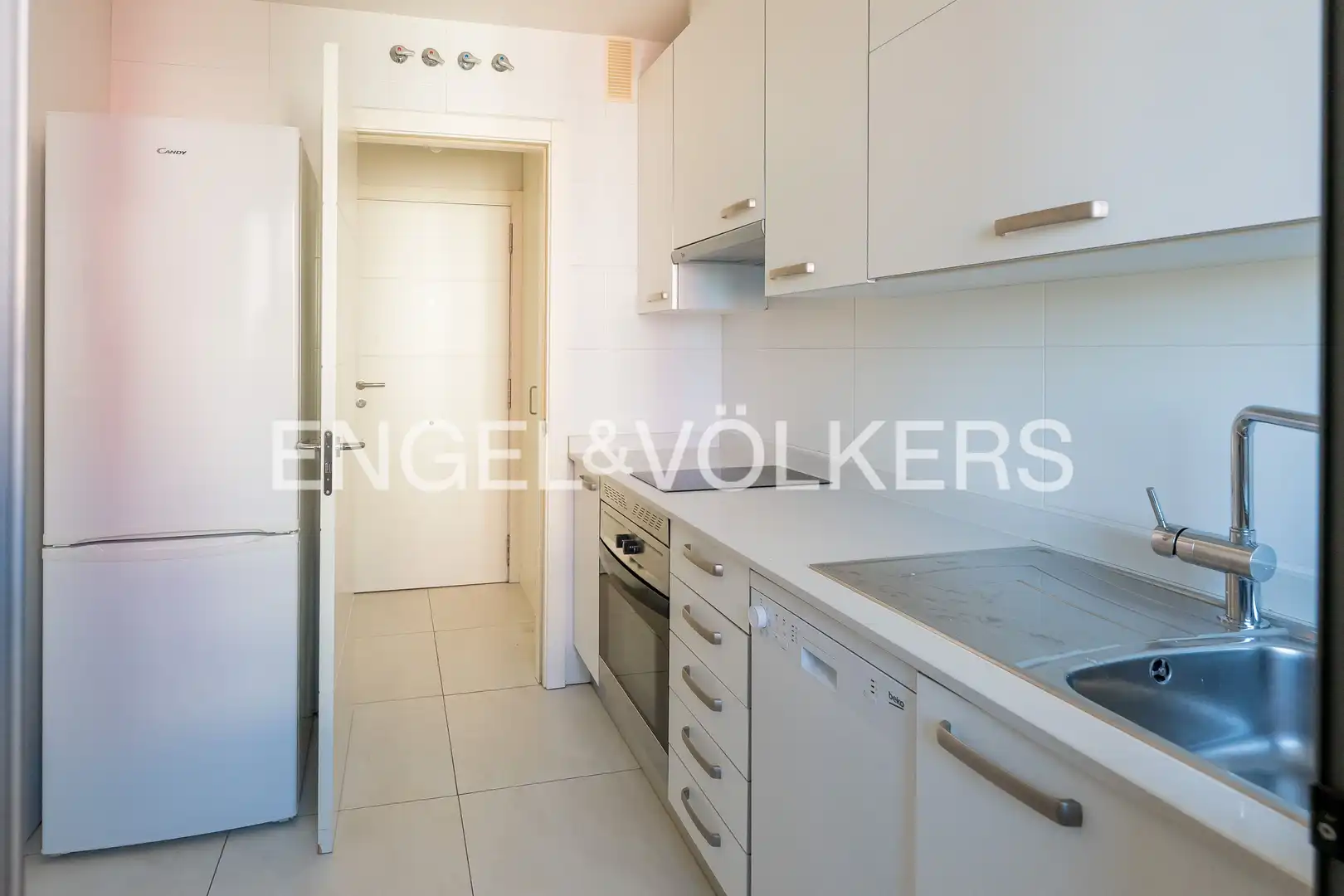 Cocina de Piso en venta en Madrid con Calefacción y Piscina