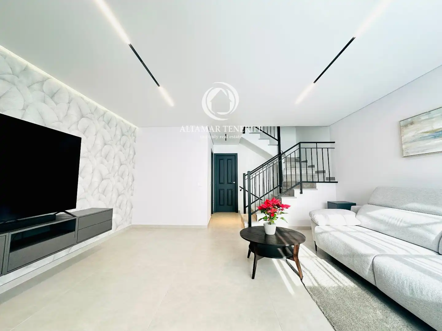 Living room of Detached homes for sale in Adeje  with Air Conditioner, Private garden and Terrace