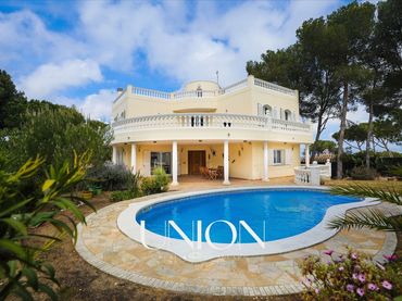 Chalet con piscina en venta en Torre Valentina - Mas Vilar de La Mutxada - Treumal