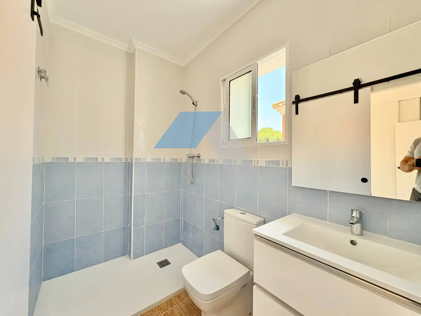 Bany de Casa o xalet en venda en Castalla amb Jardí privat, Terrassa i Piscina comunitària