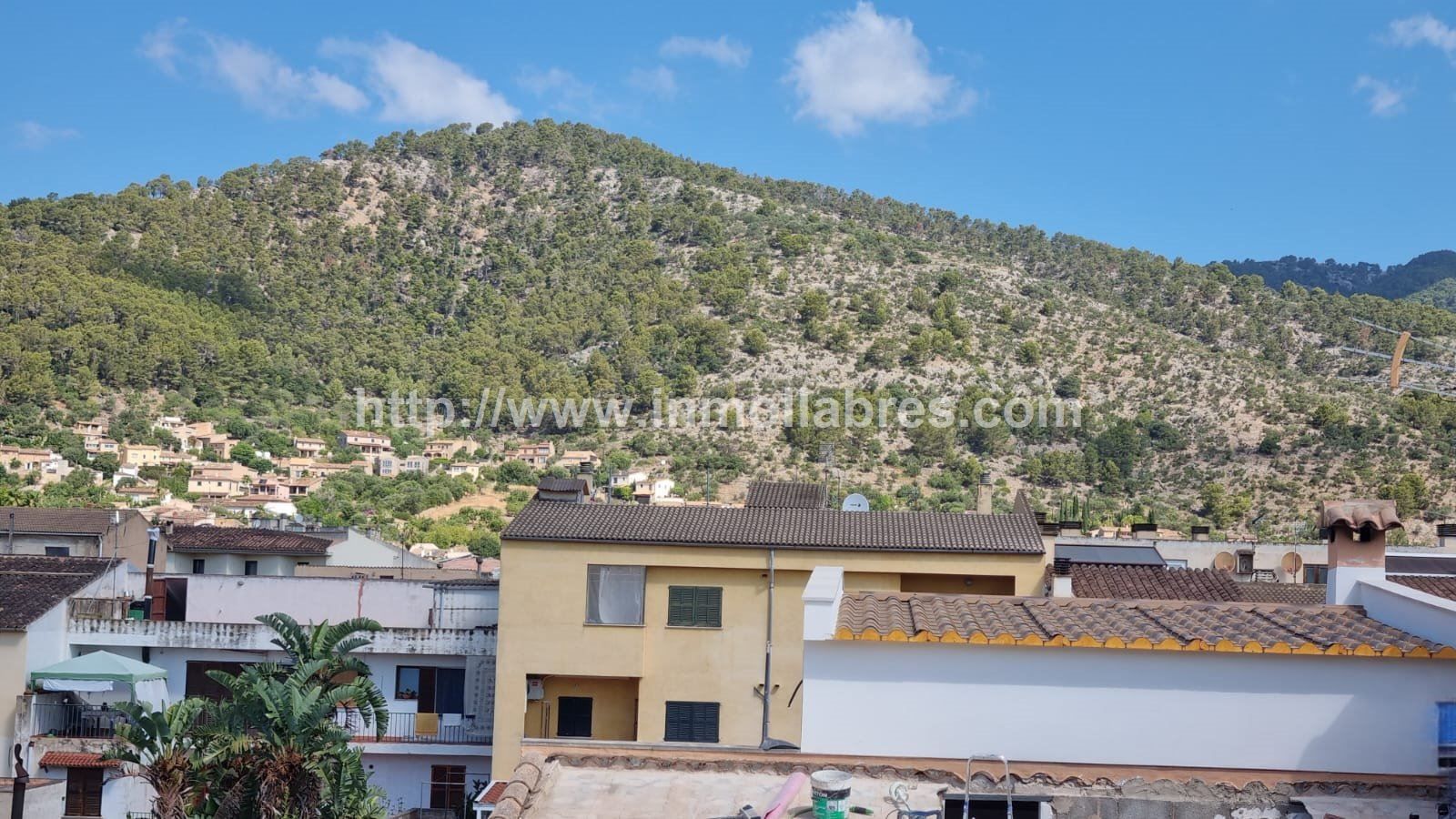 Vista exterior de Àtic en venda en Alaró amb Aire condicionat, Terrassa i Balcó