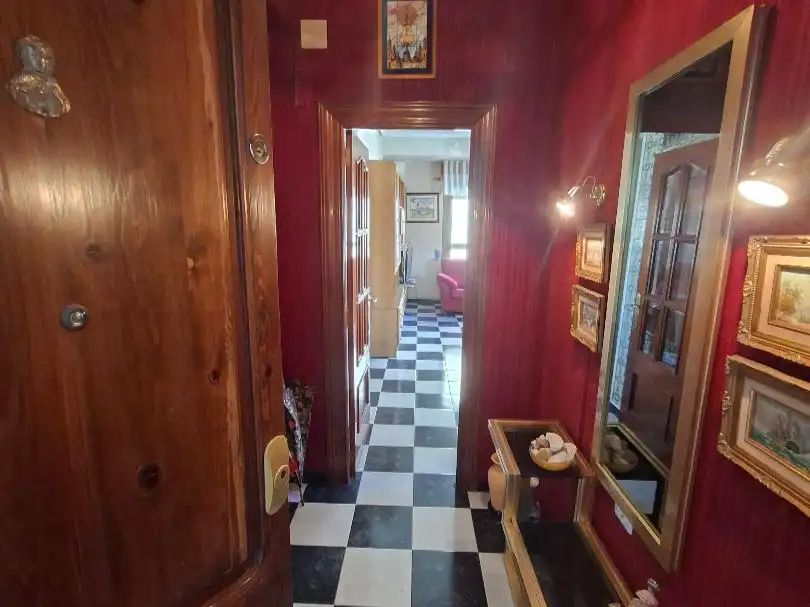 Wohnung zur Miete in  Valencia Capital mit Klimaanlage, Terrasse und Balkon