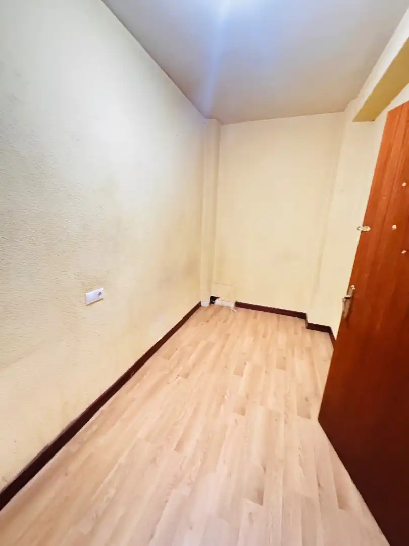 Flat for sale in Valladolid  with Heating
