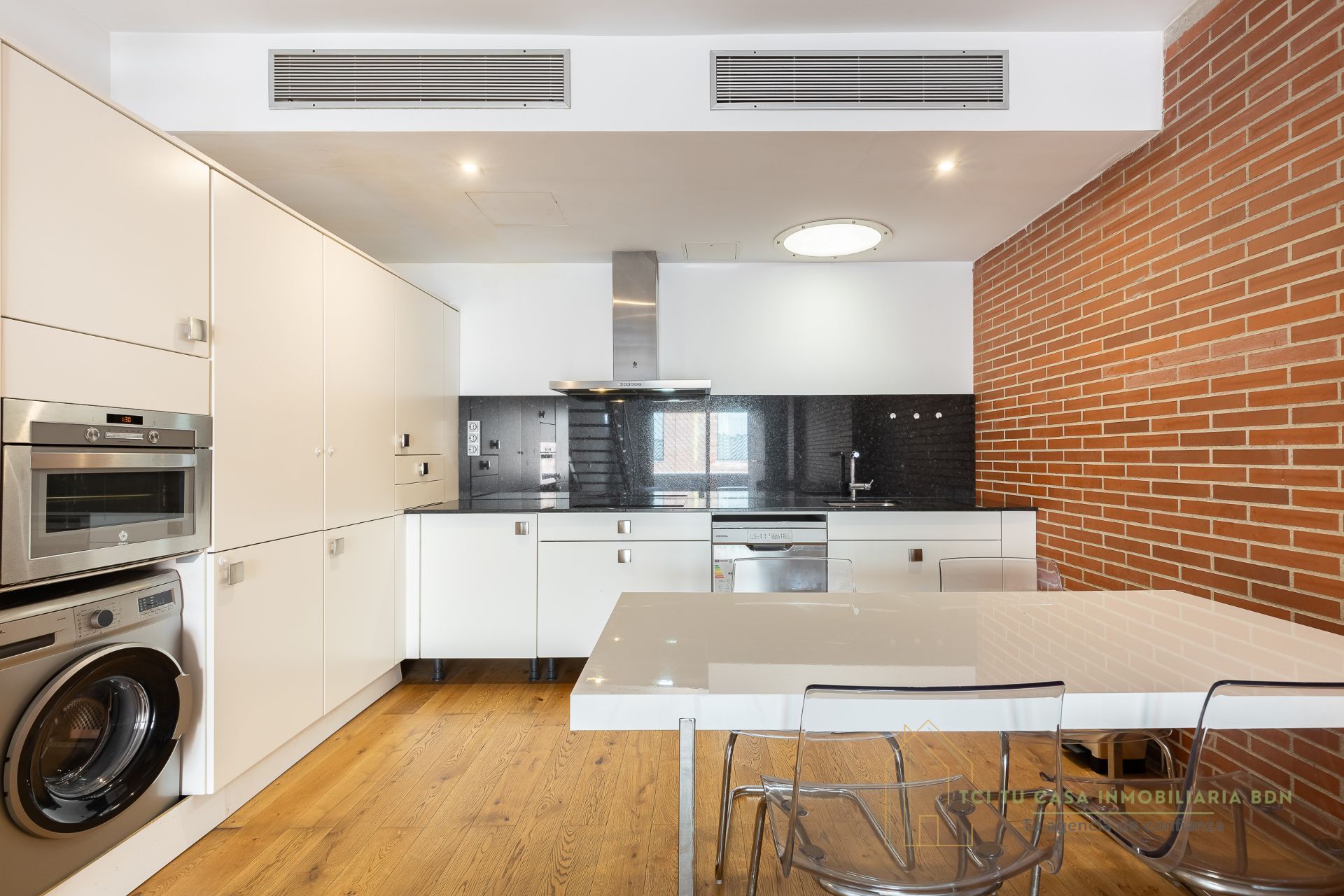 Kitchen of Duplex for sale in  Barcelona Capital  with Air Conditioner and Heating