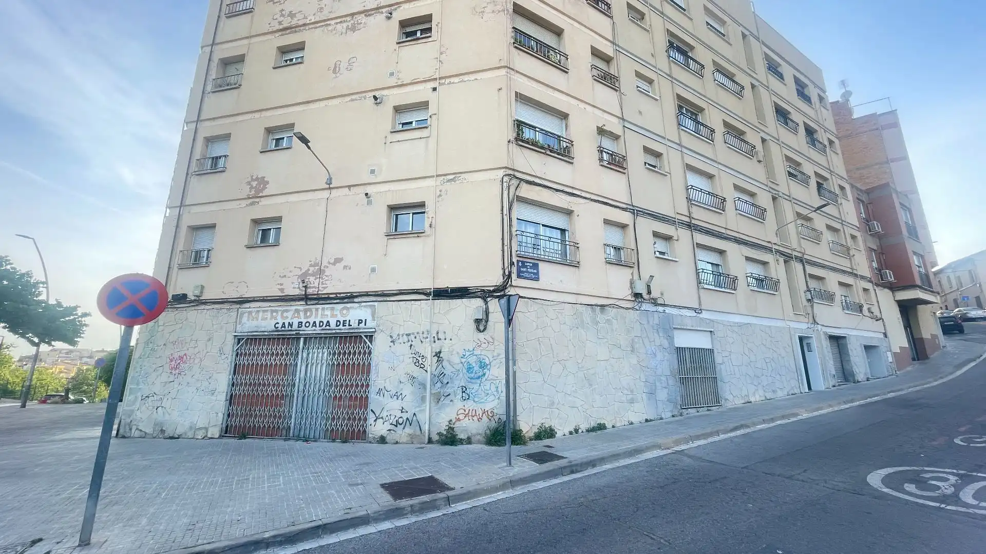 Vista exterior de Piso en venta en Terrassa con Calefacción