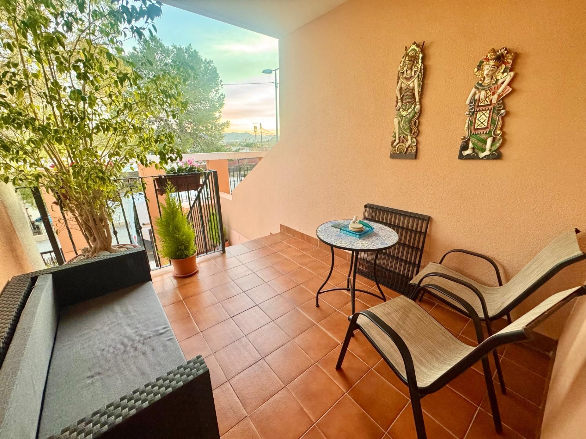 Terrasse von Einfamilien-Reihenhaus zum Verkauf in Orihuela mit Abstellraum und Balkon