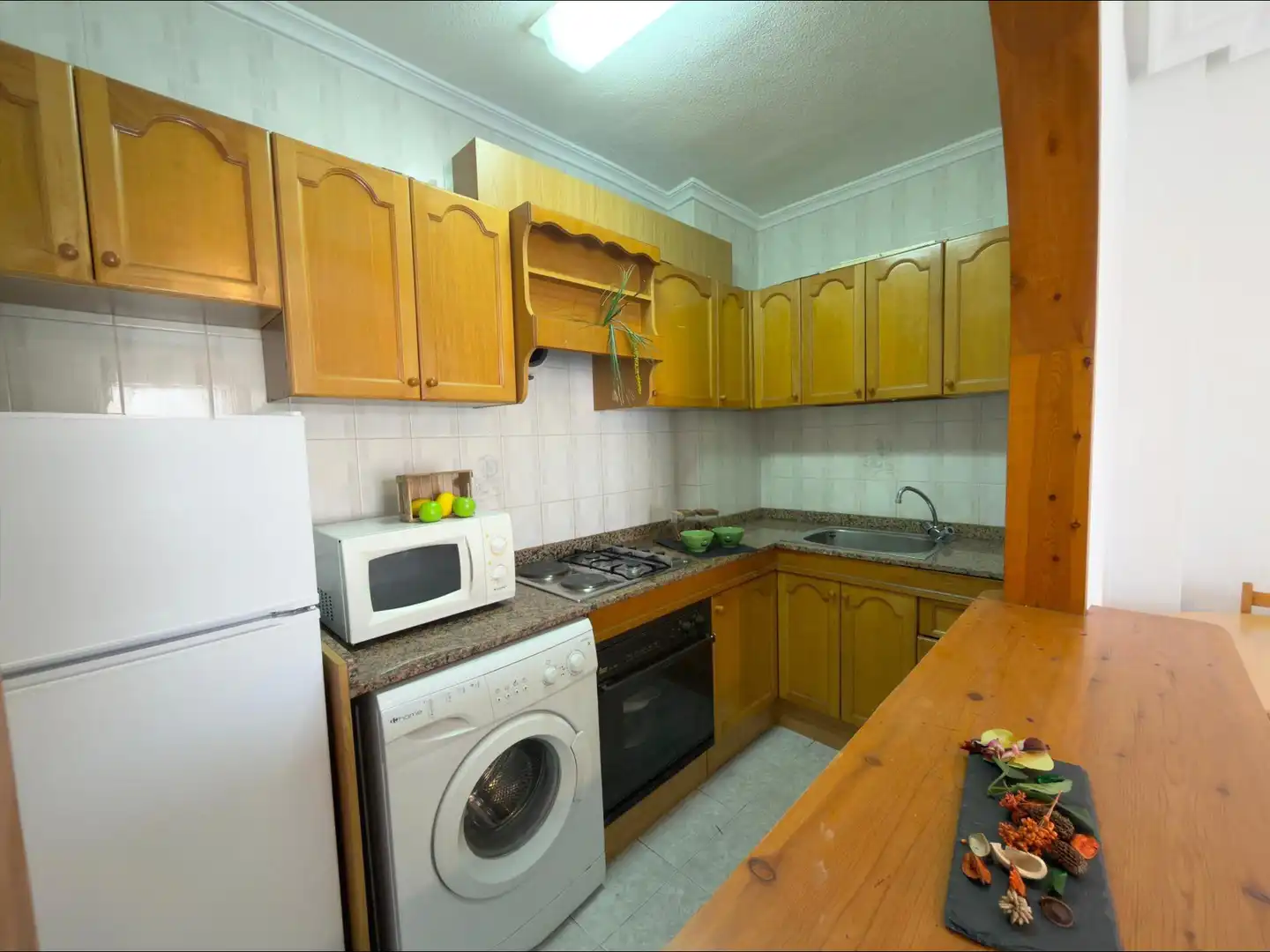 Cocina de Apartamento en venta en Torrevieja con Aire acondicionado, Terraza y Trastero