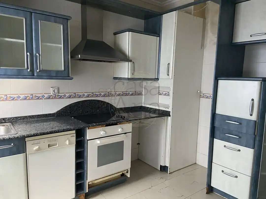 Cocina de Piso en venta en Barakaldo  con Balcón