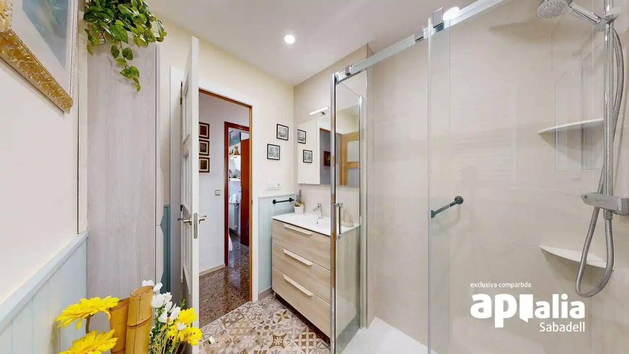 Baño de Casa o chalet en venta en Barberà del Vallès con Calefacción, Jardín privado y Terraza