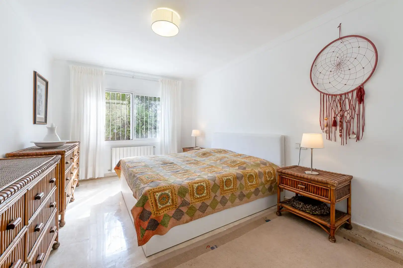 Dormitori de Casa o xalet en venda en Alhaurín El Grande amb Aire condicionat, Calefacció i Jardí privat