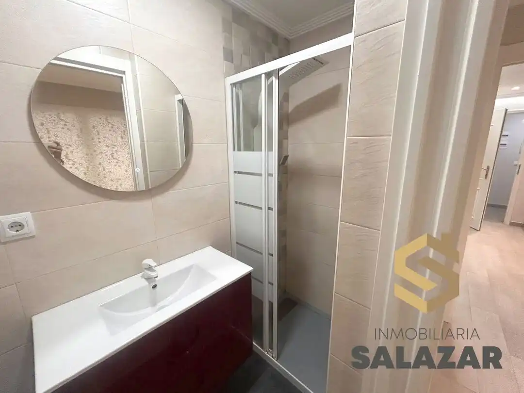 Baño de Apartamento de alquiler en Bilbao  con Calefacción y Balcón