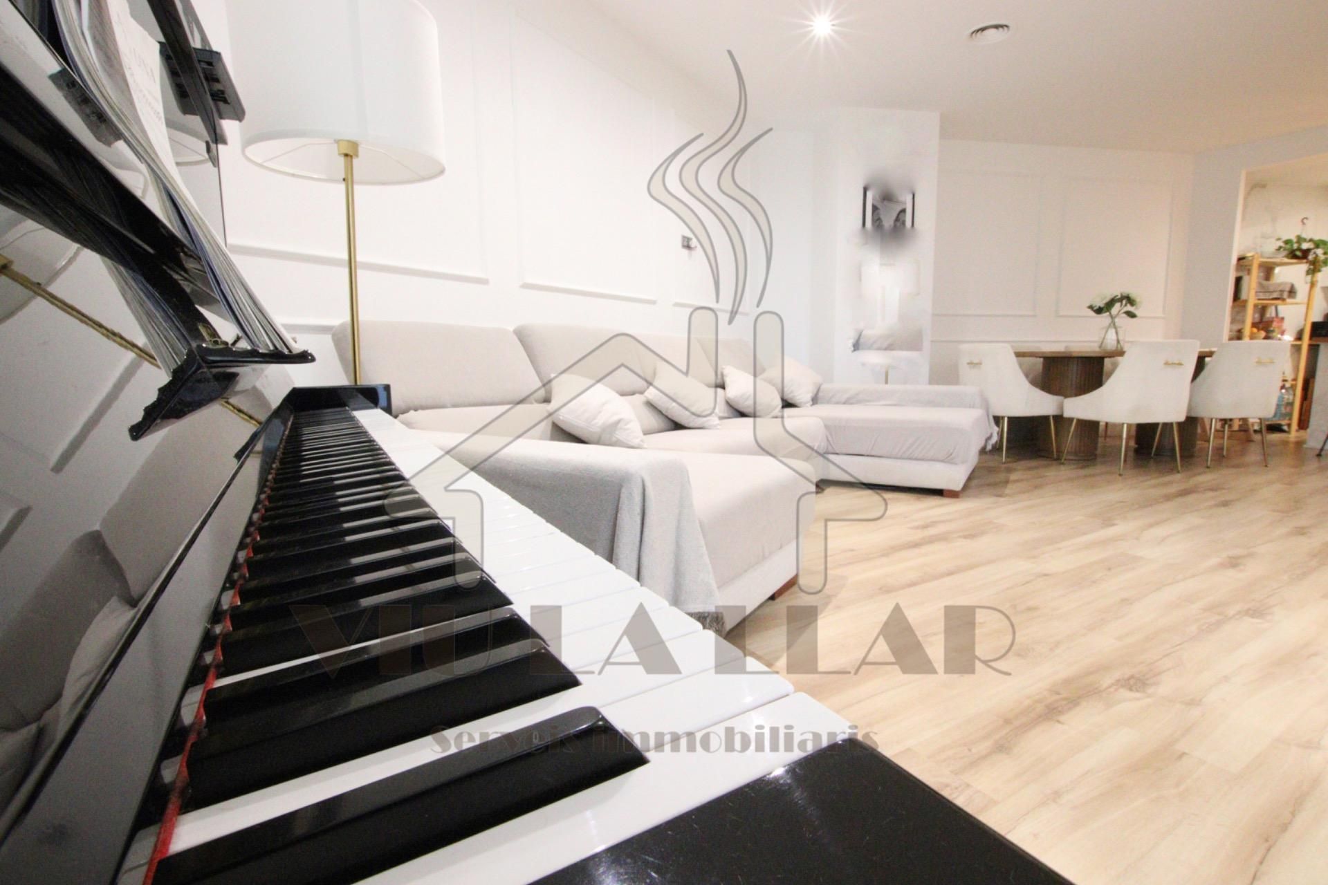 Sala d'estar de Pis en venda en Mataró amb Aire condicionat, Parquet i Terrassa