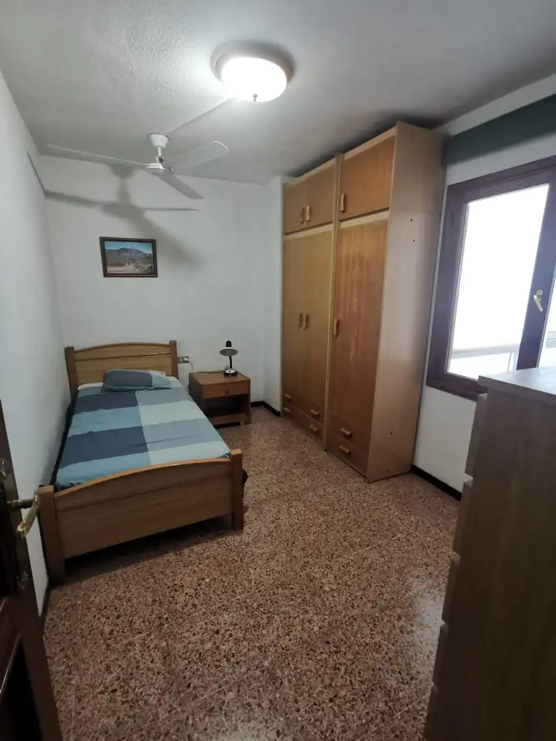Dormitori de Apartament de lloguer en Santa Cruz de Tenerife amb Moblat, Forn i Rentadora