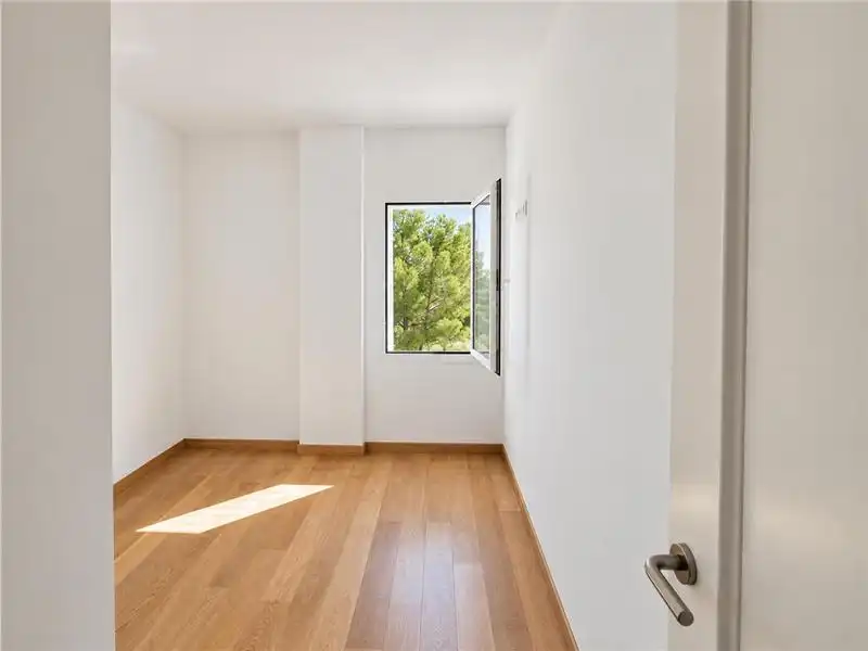 Habitación de Piso de alquiler en  Palma de Mallorca con Aire acondicionado, Terraza y Piscina comunitaria