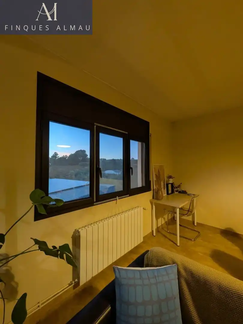 Habitación de Finca rústica en venta en Sant Llorenç d'Hortons con Terraza