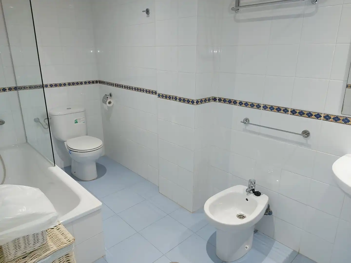 Badezimmer von Maisonette zur Miete in Badajoz mit Klimaanlage, Heizung und Terrasse