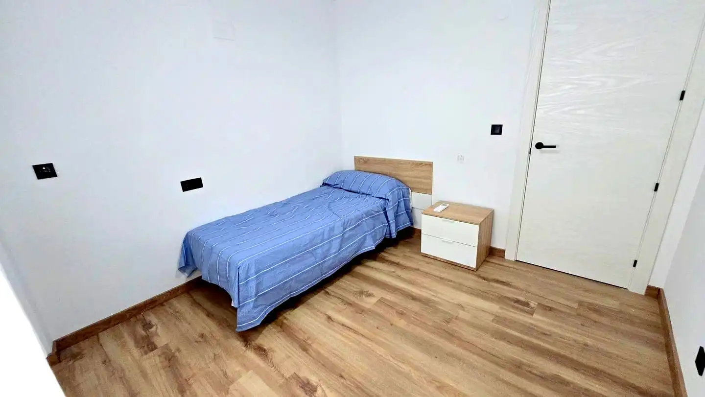 Schlafzimmer von Wohnung zur Miete in Gandia mit Klimaanlage, Terrasse und Möbliert
