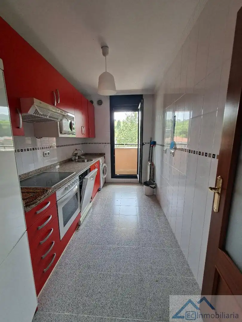 Cuina de Pis en venda en Ramales de la Victoria amb Calefacció, Parquet i Traster