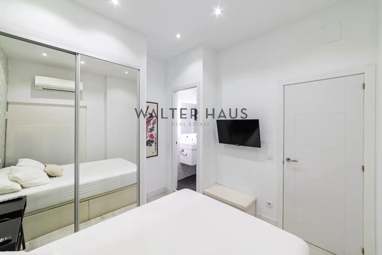 Bedroom of Flat for sale in Madrid  with Air Conditioner, Furnished and Oven