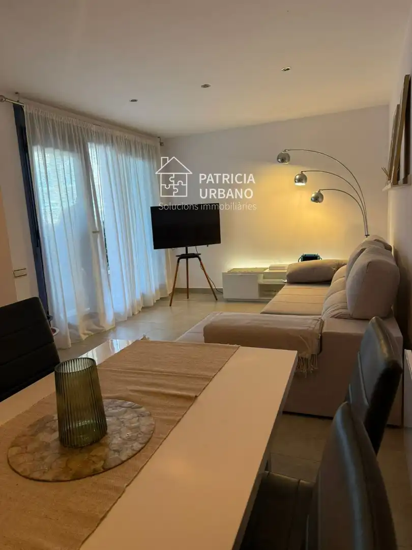 Sala de estar de Piso de alquiler en Cambrils con Aire acondicionado, Calefacción y Terraza