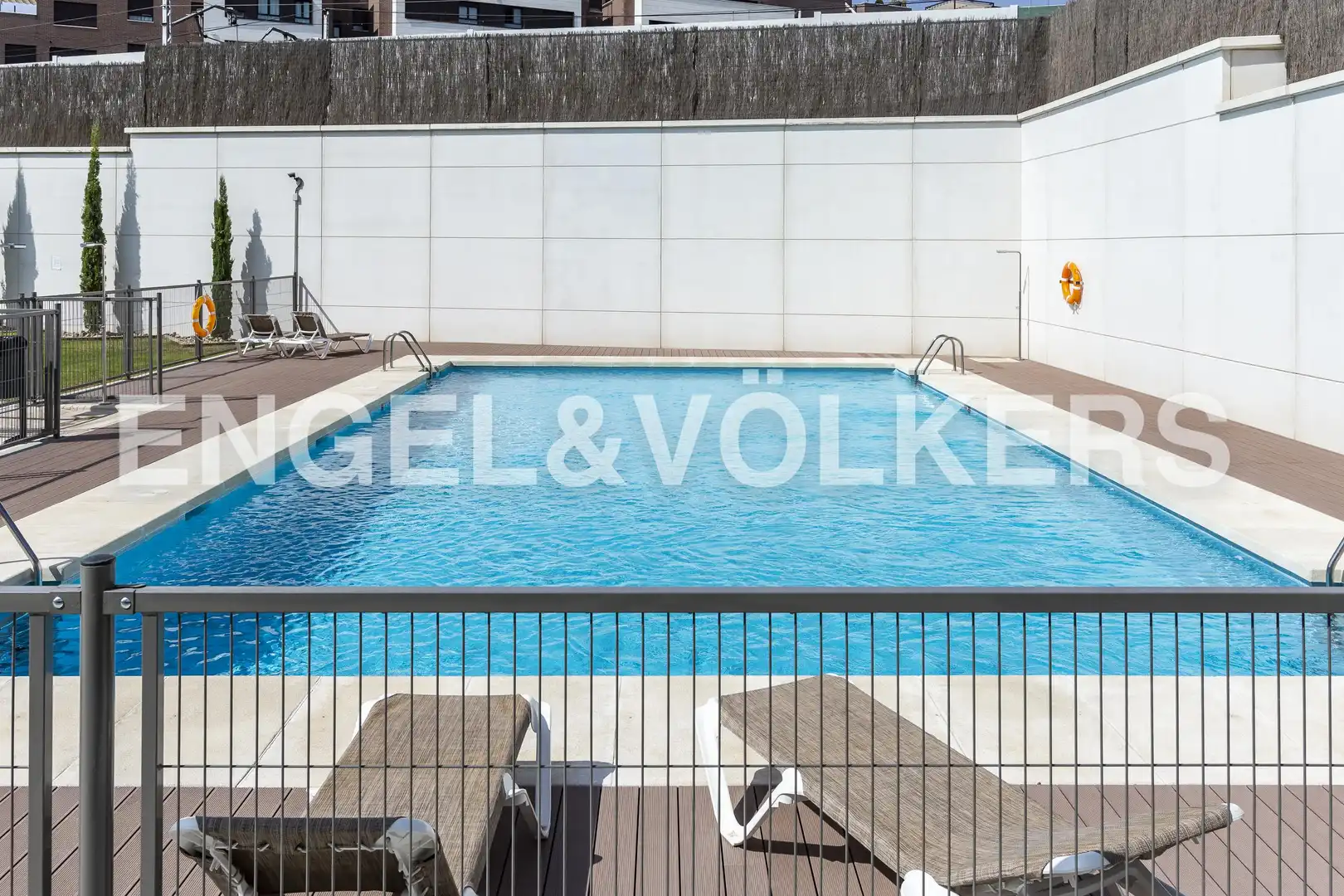 Piscina de Ático de alquiler en Madrid con Aire acondicionado, Calefacción y Terraza