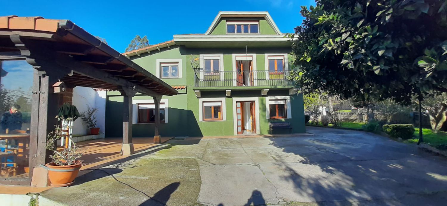 Exterior view of House or chalet for sale in Camargo  with Heating and Balcony