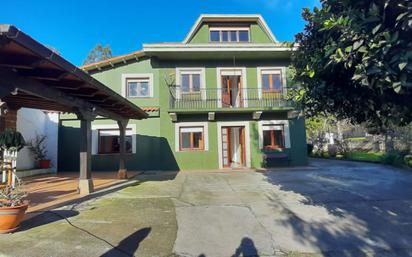 Außenansicht von Haus oder Chalet zum verkauf in Camargo mit Balkon