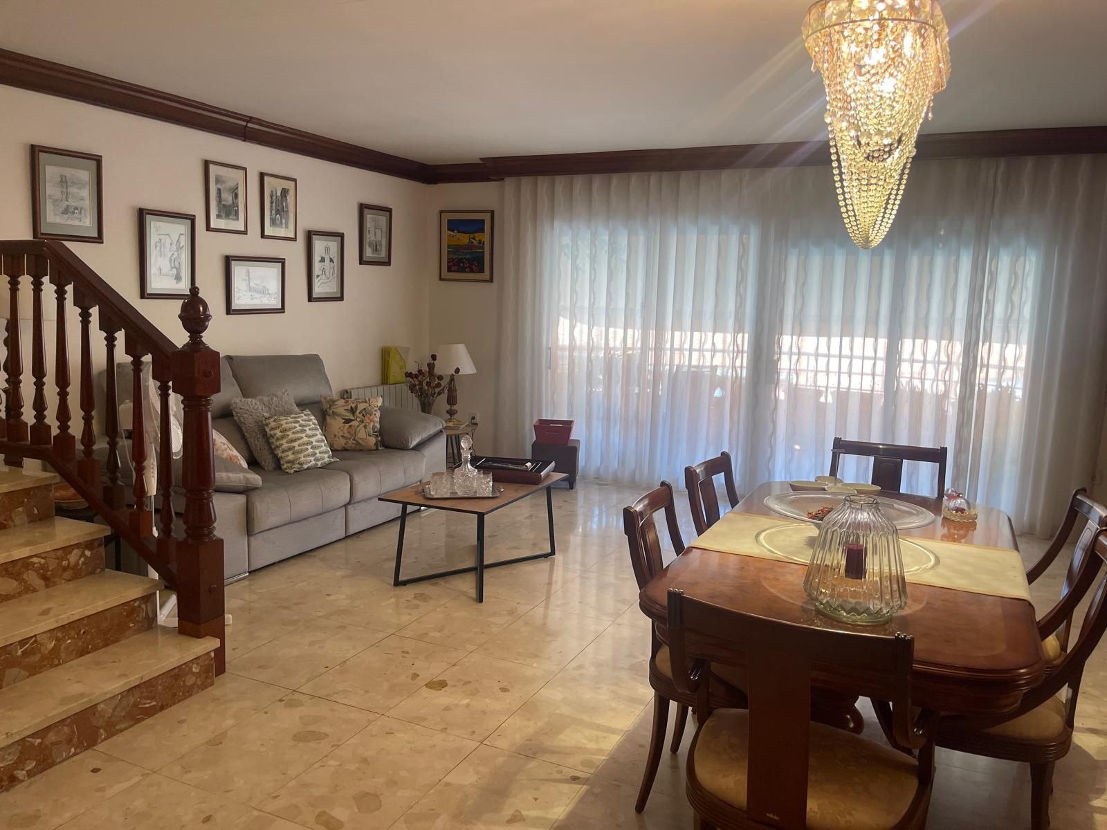 Sala d'estar de Casa adosada en venda en Alpicat amb Calefacció, Terrassa i Traster
